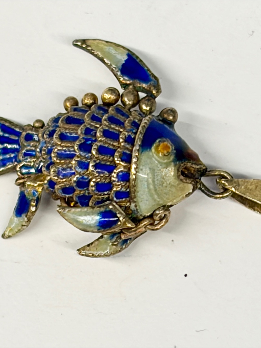 Vintage Chinese Articulated Fish Pendant Gilt Silver - Blue & White Enamel - Picture 12 of 16